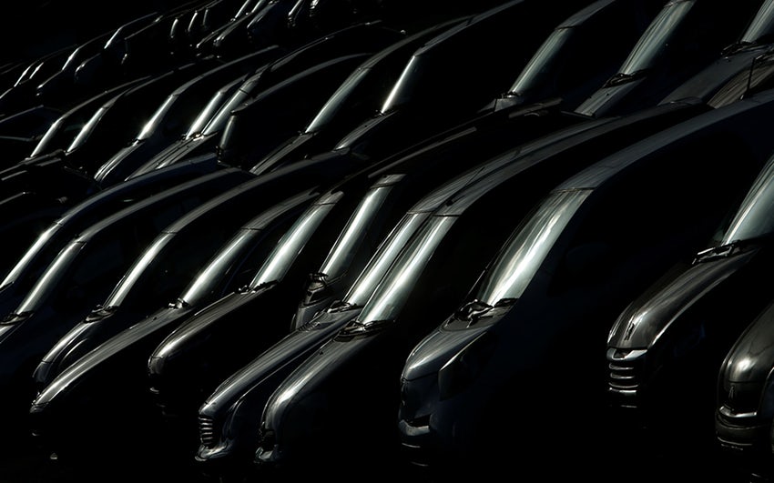 Vendas de automóveis voltam a crescer em janeiro