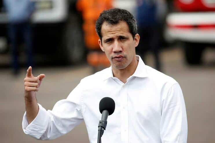 Guaidó pede para comunidade internacional encarar todas as opções