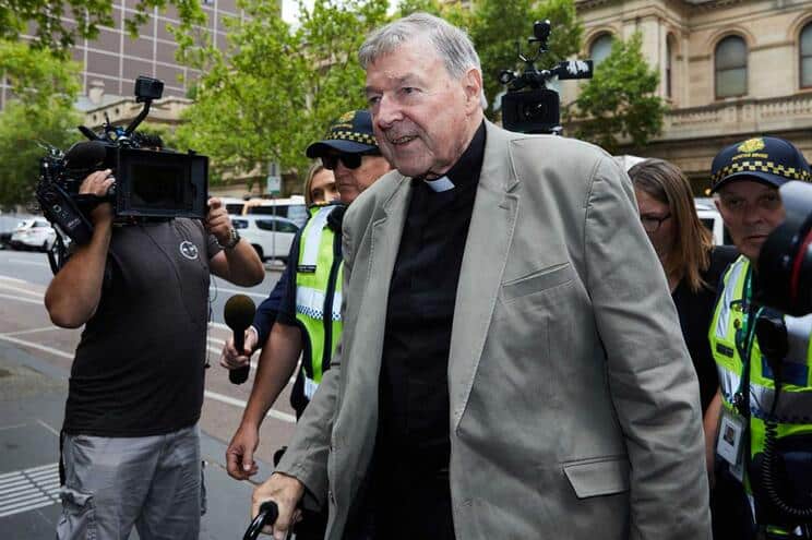 Antigo tesoureiro do Vaticano condenado por abuso sexual de menores