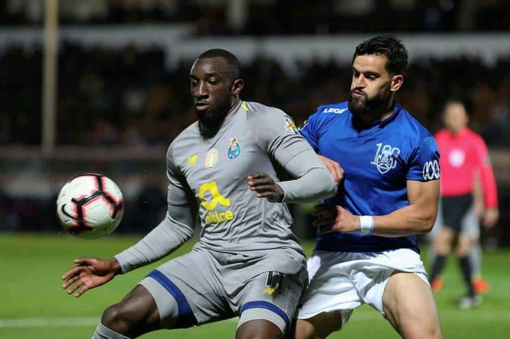 F. C. Porto vence Feirense e dorme na liderança do campeonato