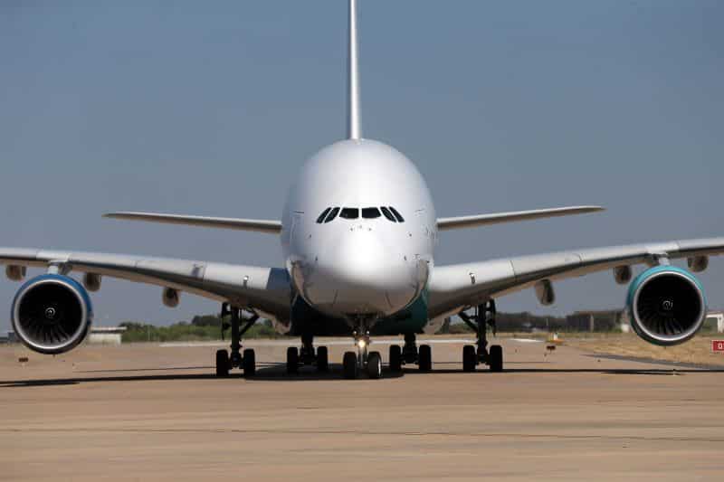 Era desperdício, mas cientistas chineses conseguiram transformá-lo em combustível para aviões