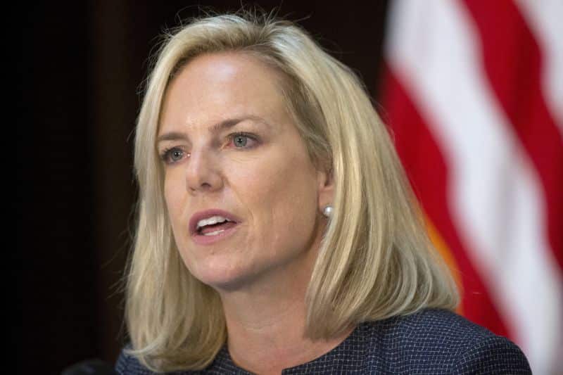 Demitiu-se a secretária de Segurança Interna dos Estados Unidos