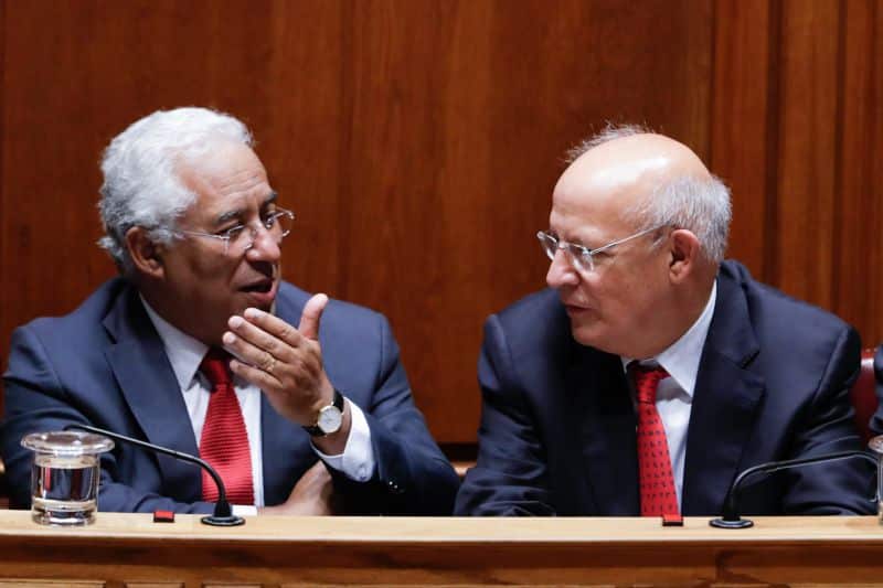 Ministro dos Negócios Estrangeiros admite que "governabilidade está em causa"