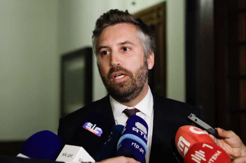 Governo reúne-se com os seus representantes na TAP esta sexta-feira