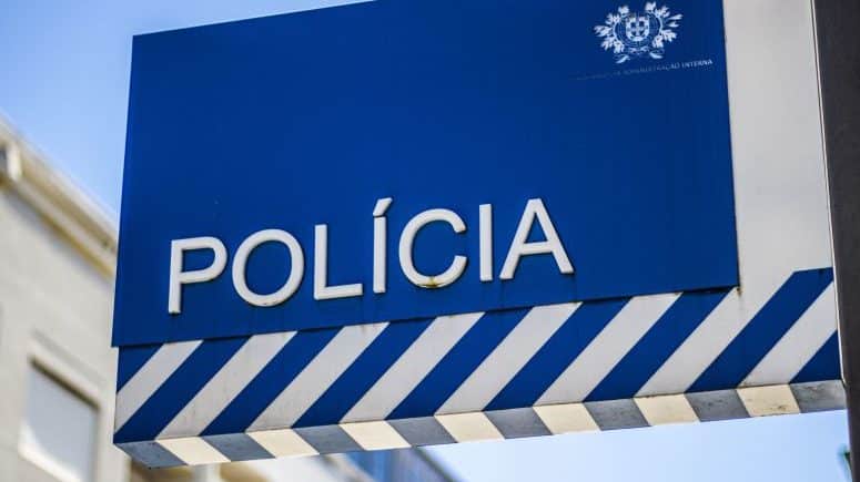 Droga e armas apreendidas em operação da PSP em bairros do Porto