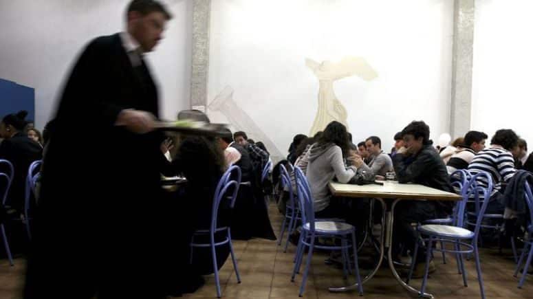 Produtores de Leite criticam Universidade de Coimbra por eliminar carne de vaca das cantinas