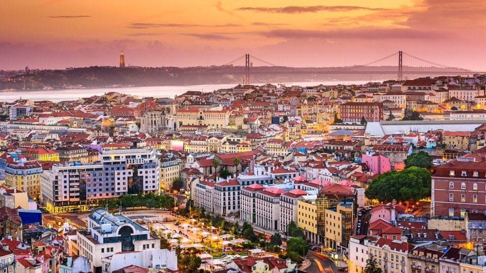 Vai reabilitar uma casa? Saiba quais as regras e os custos