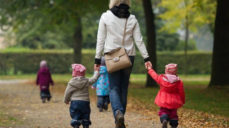 Crianças expostas a espaços verdes têm menor risco de desenvolver doenças, diz estudo