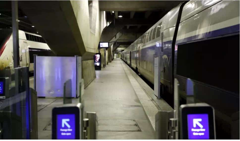 Greve geral ameaça parar França e sindicatos pretendem que seja "decisiva"