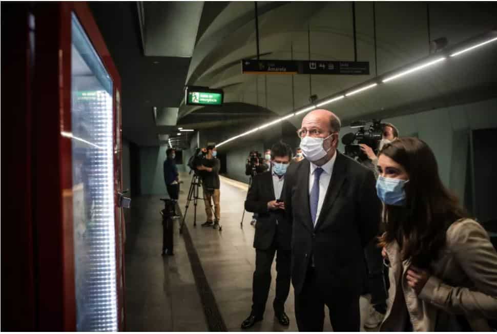 "Esta é a primeira manhã de stress e que está a correr muito bem". Ministro do Ambiente destaca cumprimento do uso de máscara nos transportes públicos