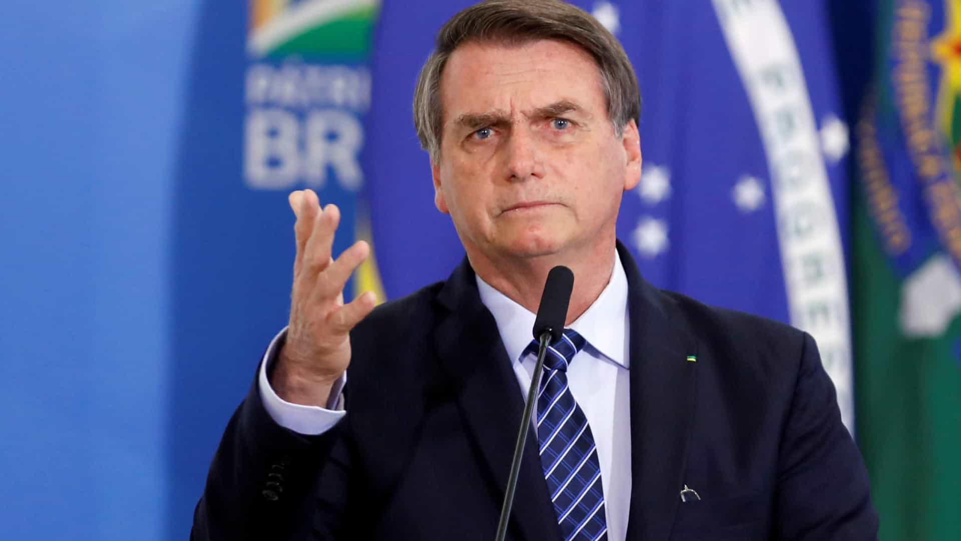 Bolsonaro diz lamentar mortos, mas "é o destino de todos"