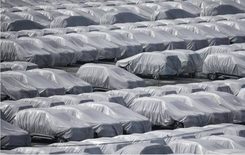 Mercado automóvel na União Europeia regista queda história de 25%