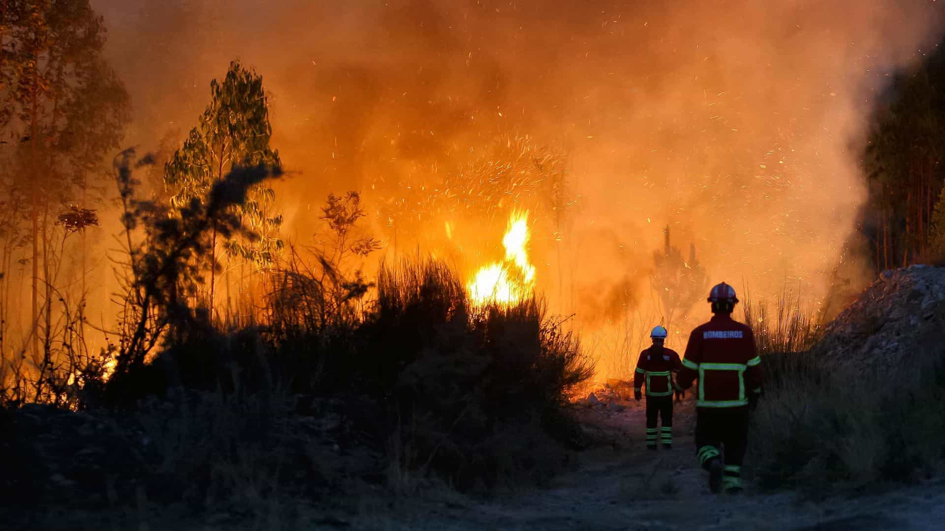 Dominado fogo em Montalegre