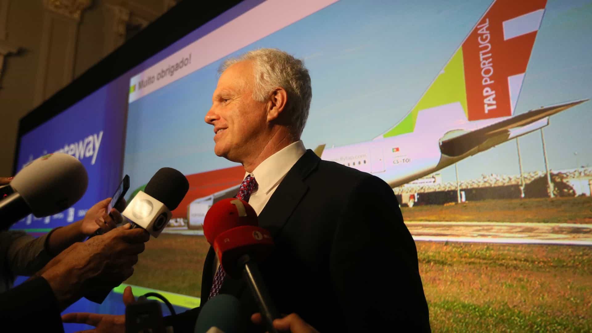 Governo tenta comprar posição de Neeleman na TAP. Oferece 40 milhões