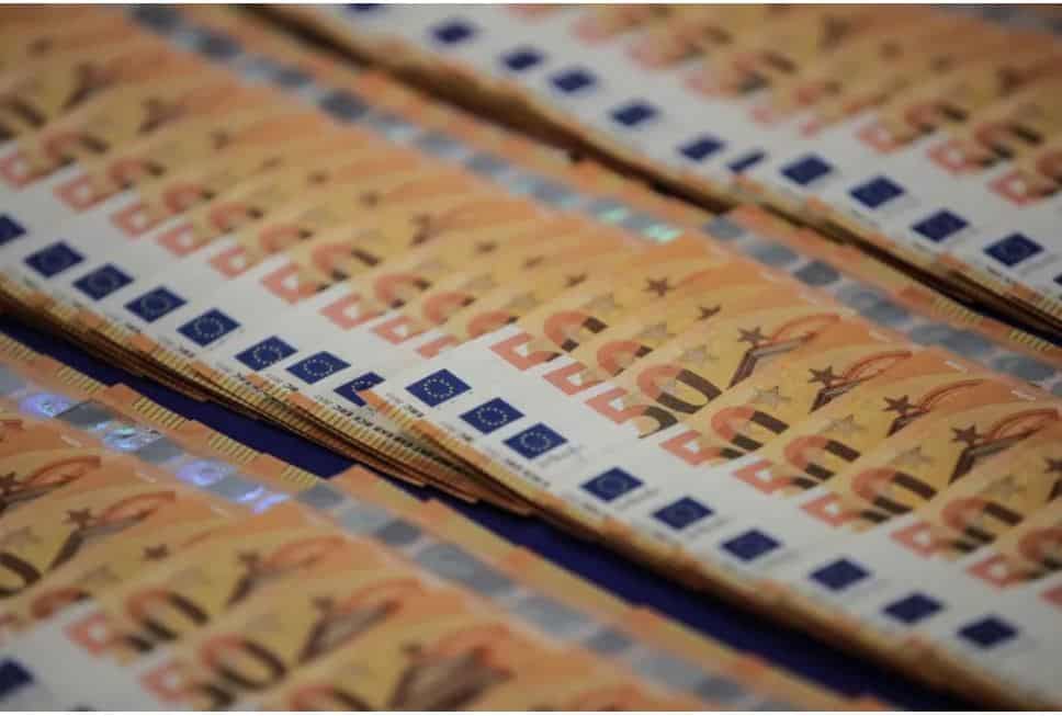 Ministério Público investiga bancários por suspeita de encobrir clientes em lavagem de dinheiro