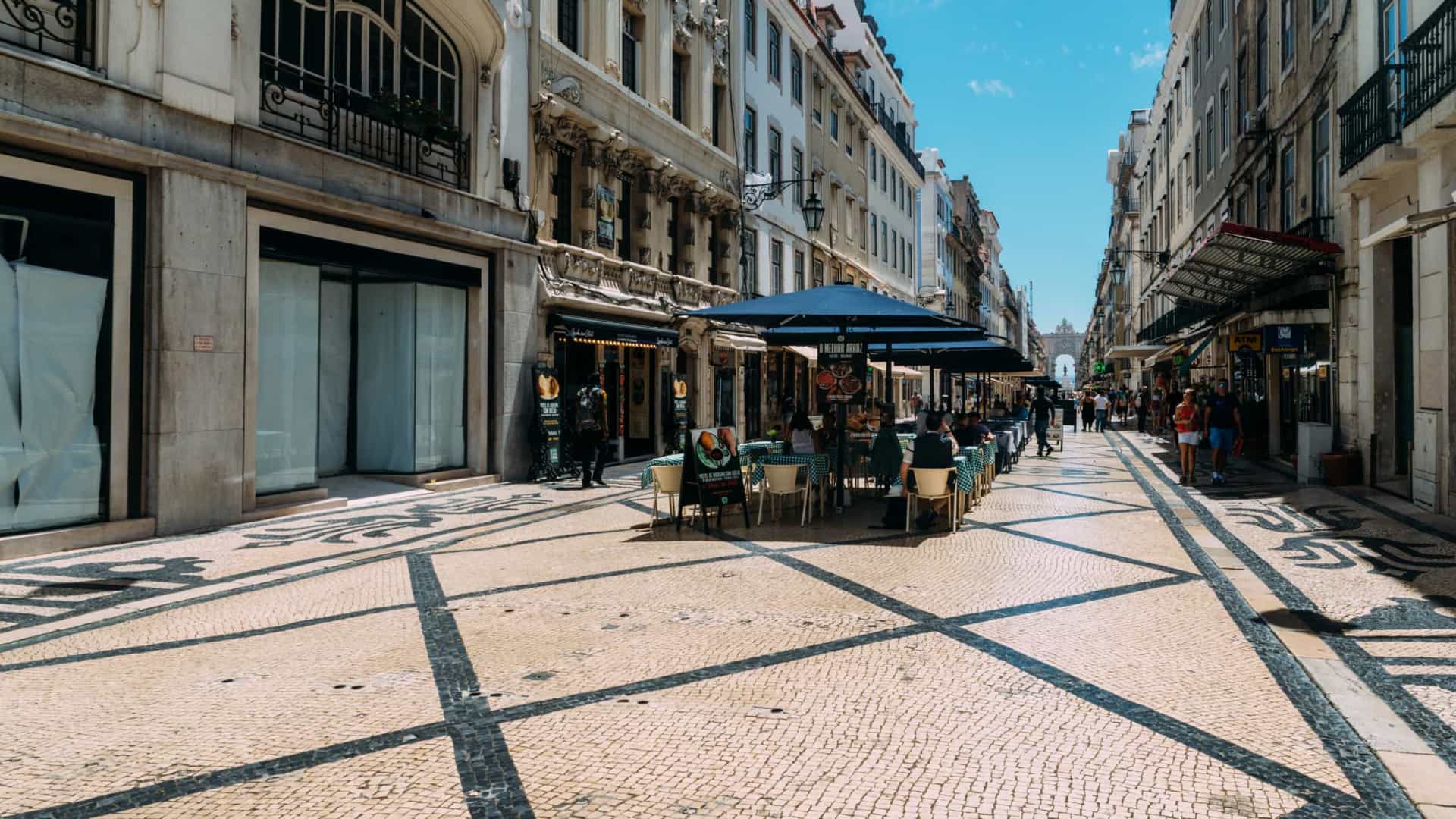 Lisboa. Comércio pode retomar horário a partir de hoje, cafés são exceção