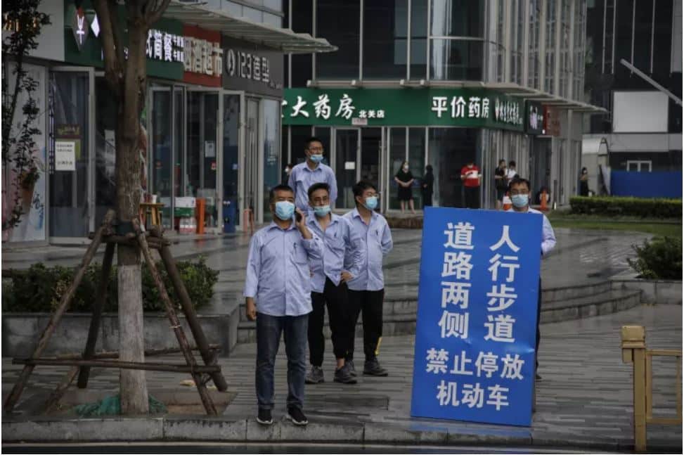 Covid-19: China já vacinou profissionais de saúde e funcionários das alfândegas