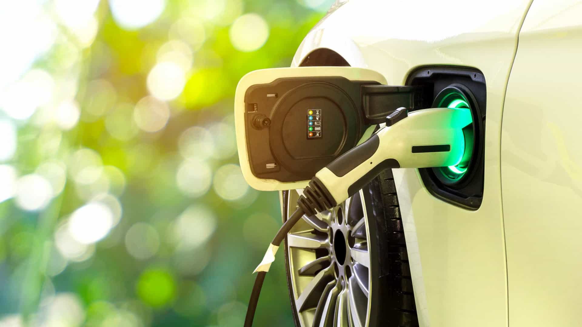 Carros. Elétricos com custo de produção igual aos tradicionais até 2024