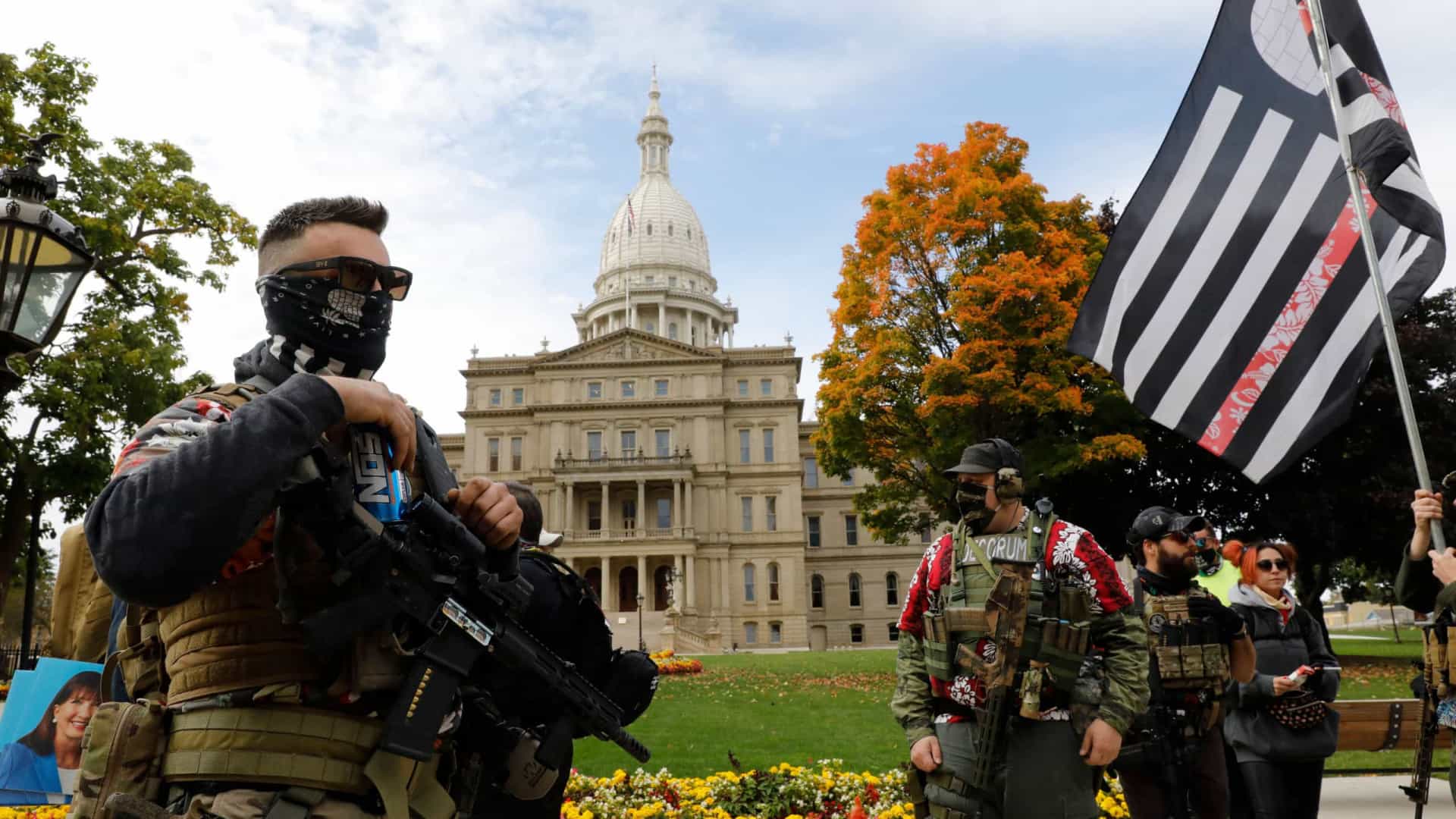 No Michigan, já se compram armas com medo de confrontos após eleições