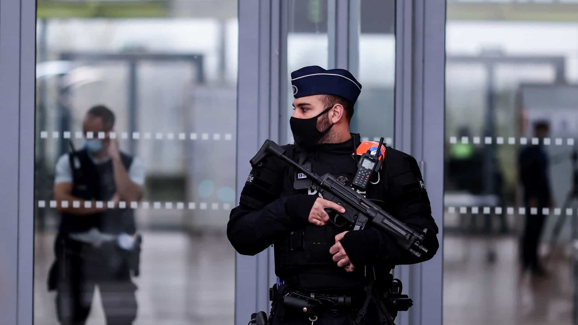 Covid-19: Polícia belga interrompe nova orgia por incumprimento de regras