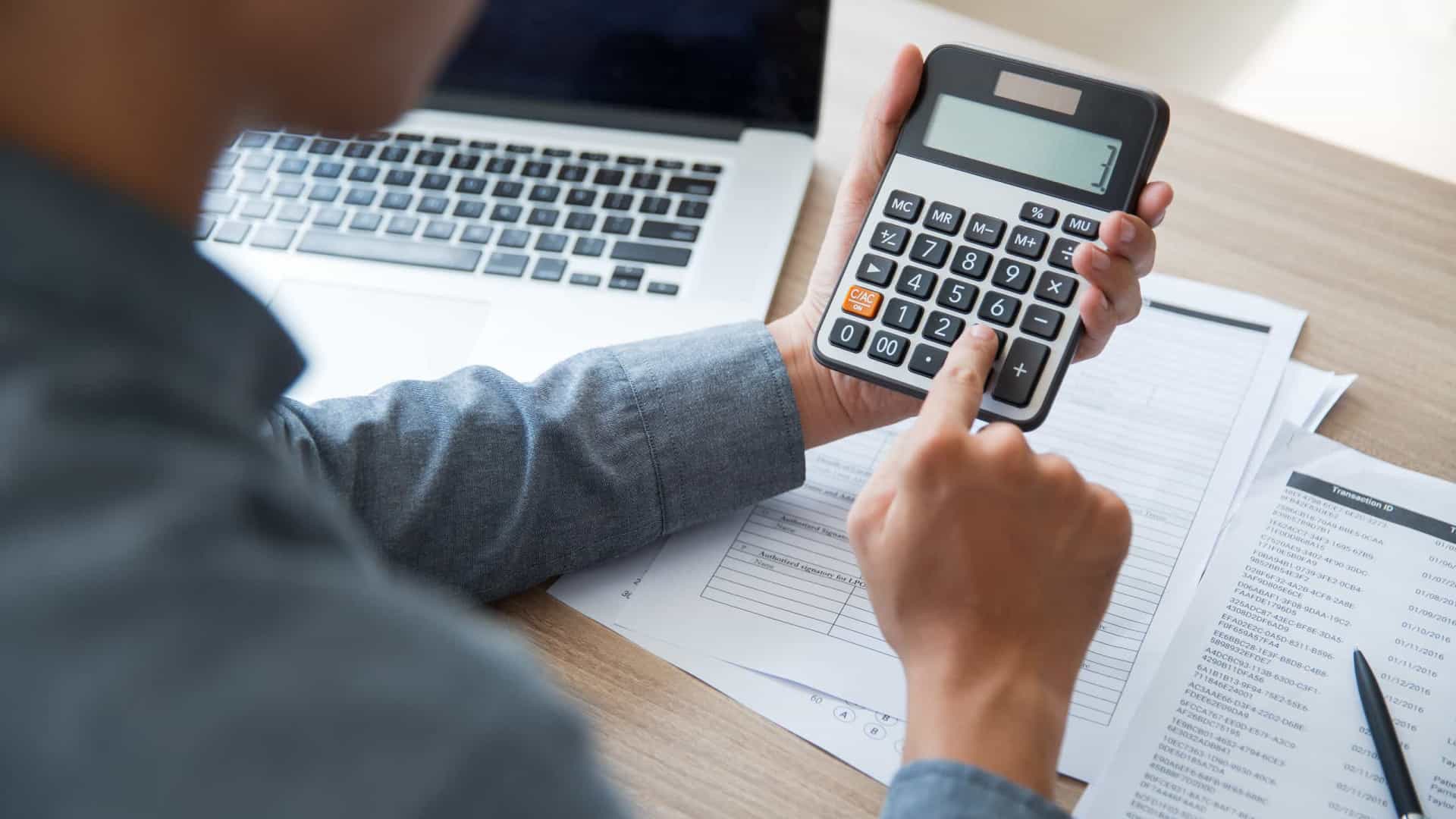 Tabelas de retenção isentam de IRS salários e pensões até 686 euros