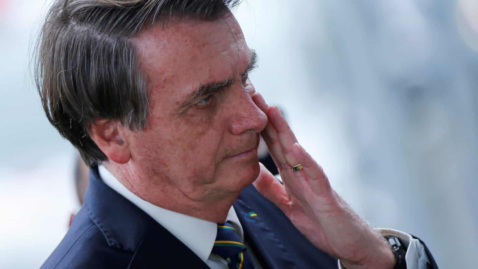 Comandantes dos três ramos das Forças Armadas brasileiras demitem-se