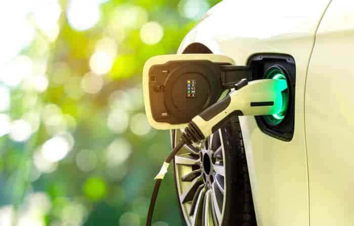 Os prós e contras de comprar um carro elétrico