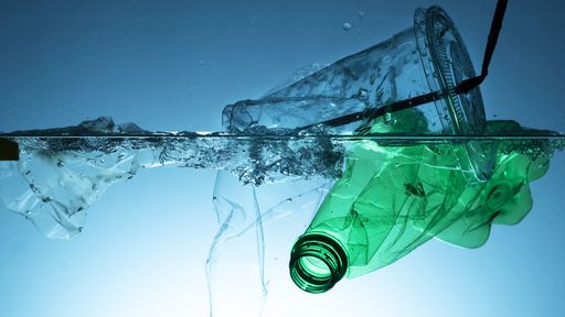 Bactéria transforma plástico em produto com gosto e cheiro de baunilha